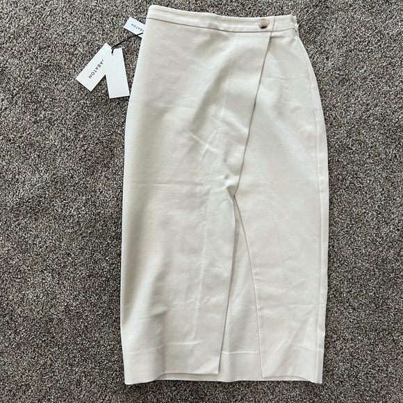 Aritzia Dresses & Skirts - NWT Aritzia Skirt Leona